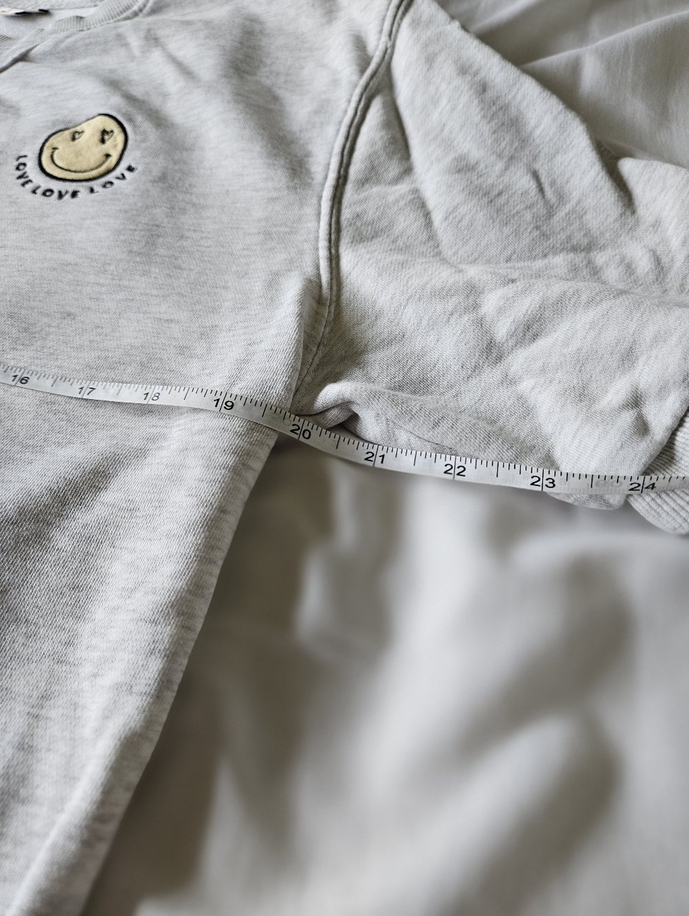 JAJU Short Sleeve Grey Sweatshirt - Smiley "Love" Patch - Size M - Picture 5 of 10
